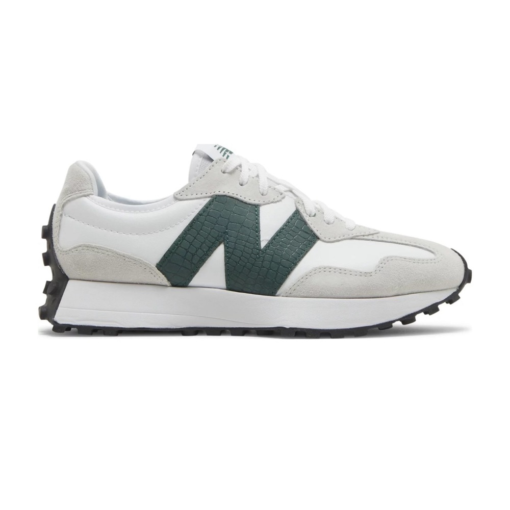 New Balance 327 Sneakers in Nightwatch Green